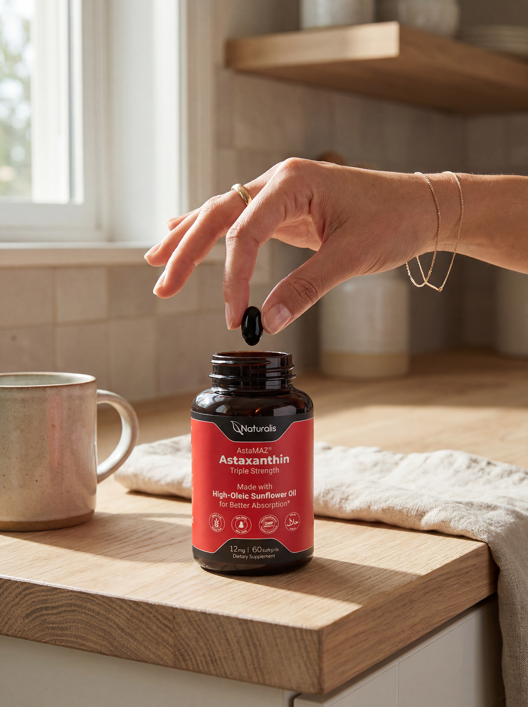 AOSO12-Astaxanthin-gallery-life2.png